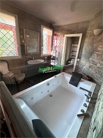 vasca idromassaggio camera padronale