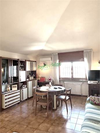 unità 2 salone e cucina piano primo