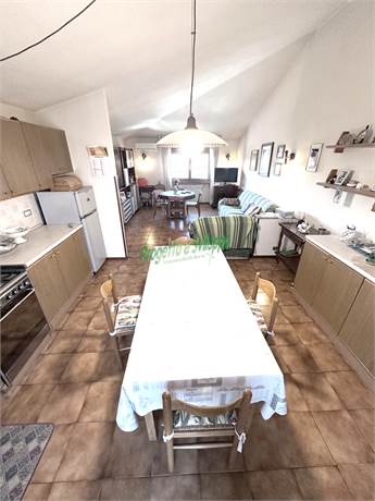 unità 2 salone e cucina piano primo